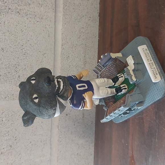 Willie the Wildcat bobblehead - Picture 5 of 6